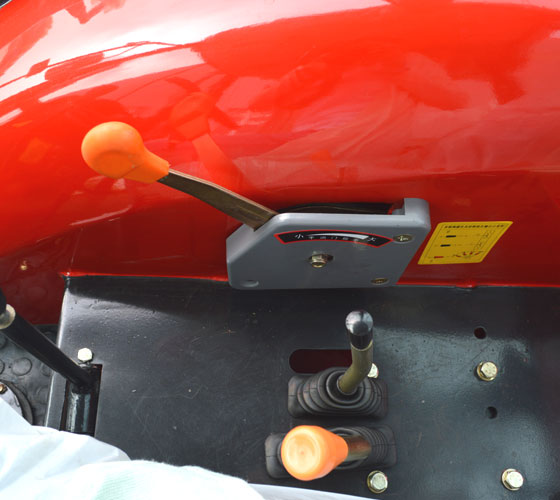 SQ70系列轮式拖拉机