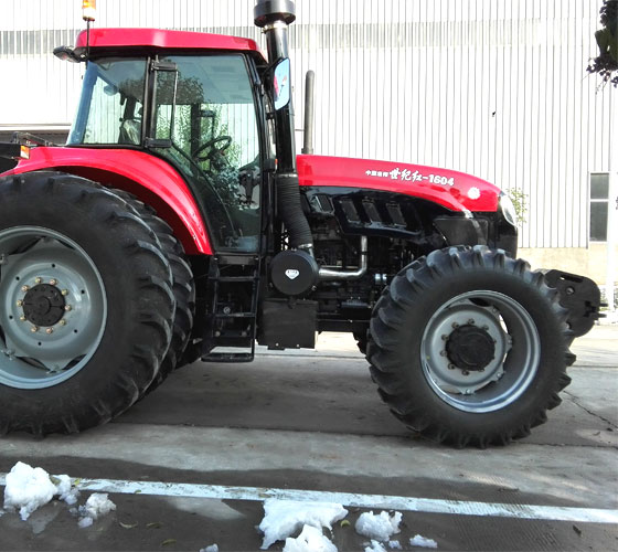 SU 120系列轮式拖拉机