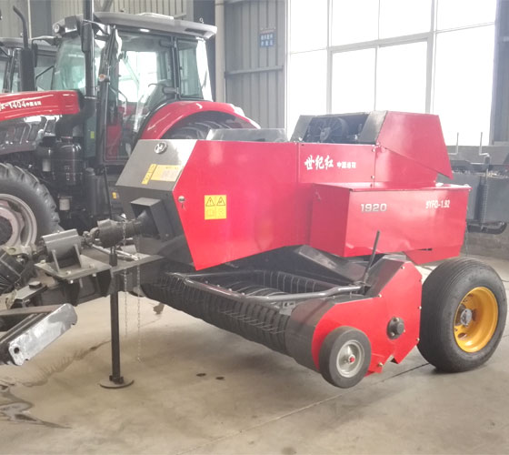 世纪红中置方形打捆机